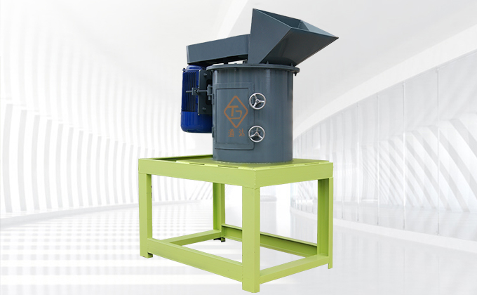 新型立式粉碎機(jī)