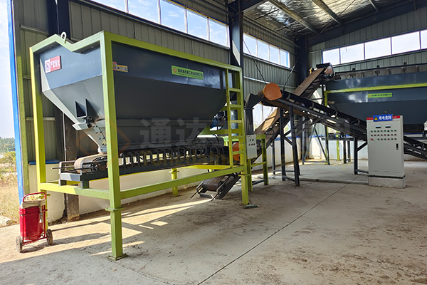 牛糞制作有機(jī)肥的過程，牛糞有機(jī)肥生產(chǎn)工藝流程