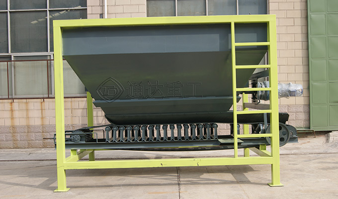 豬糞有機(jī)肥變頻式鏟車(chē)喂料機(jī)