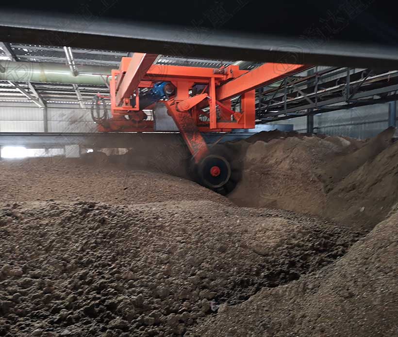 航吊葉輪輪盤(pán)式翻堆機(jī)肥料加工設(shè)備生產(chǎn)廠家