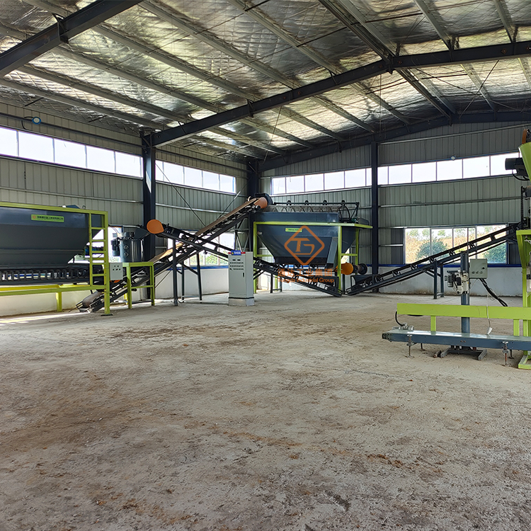 養(yǎng)了2000頭牛，牛糞有機(jī)肥生產(chǎn)設(shè)備需要哪些