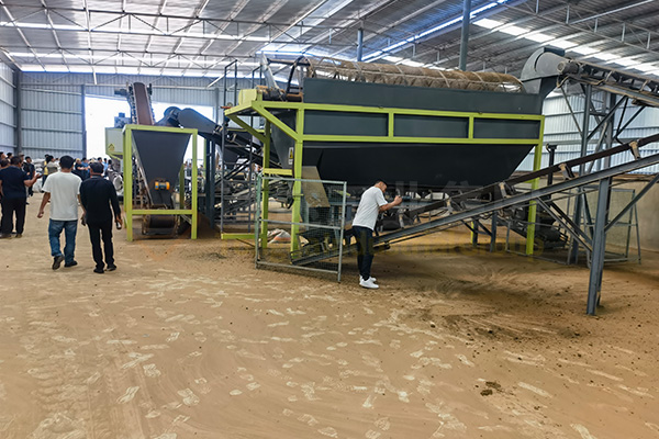 禽獸糞便發(fā)酵制粉狀有機肥生產(chǎn)線多少錢?廠家報價有沒有更實惠的?