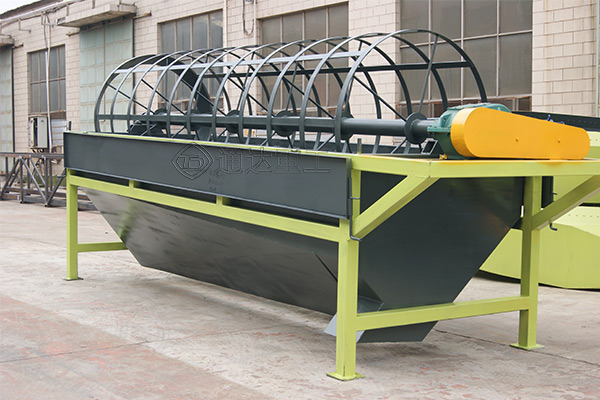 整條雞糞有機肥生產(chǎn)線，有效解決養(yǎng)殖戶糞便污染問題，破解畜禽糞污治理難題